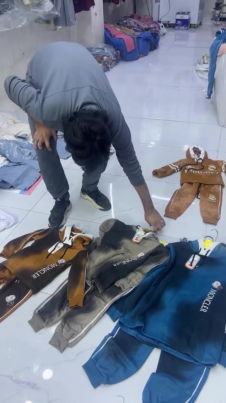 ملابس أطفال