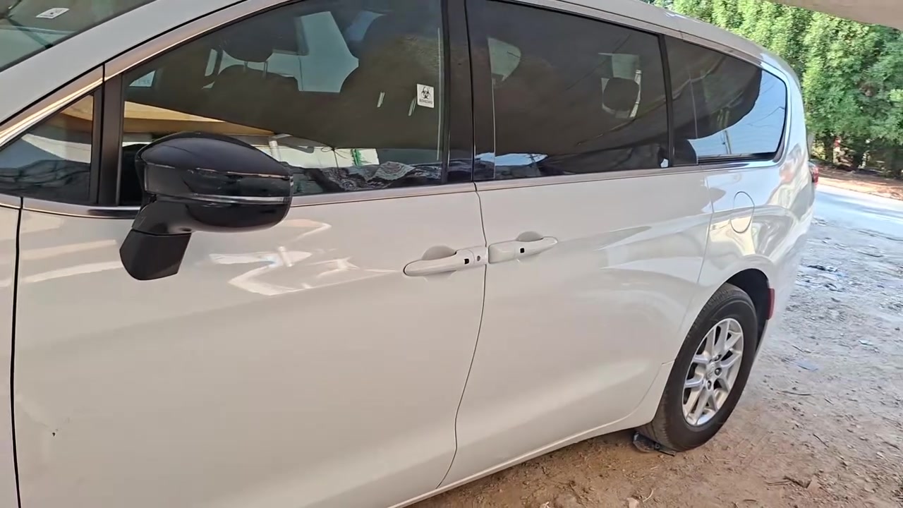🚗 للبيع باسفيكا كلايزر كراند كرافان فول حره بدون رقم
🔹 الموديل: 2025

🔹 اللون: ابيض

🔹 رقم: حره فحص موقت

🔹 7 ركاب

🔹 الممشى: ١٧ كيلو 

⚙️ المواصفات:

✅ محرك 6 سلندر 3600

✅ بصمة تشغيل وفتح الأبواب

✅ جميع الأبواب كهرباء + بصمات

✅ فول تحكم ستيرن + اشاره بل مري

✅ كشنات جلد أسود (تدفئة + تبريد + بلع)

✅ كير ماوس

✅ تشغيل عن بعد

✅ رادار + حساسات

✅ كاميرا محورية

✅ تبريد 3 قطع

✅ بلوتوث + حاكية + شاشه كبيره

✅ إطفاء ذاتي عند التوقف (Start/Stop)

⚠️ ملاحظة:

الايرباك طاك
الضرر تعمير جاملغ سائق نفسه فقط
دخول جديد اليوم طبت

💰 

📞 الاتصال:***********

نص مكتوب في الصور:
- 77748365