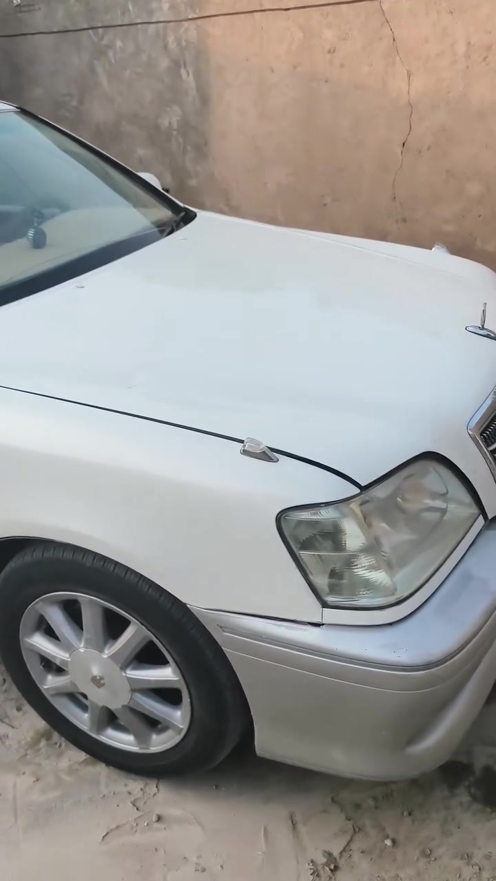 ملكة • مستعجل • ٢٠٠١