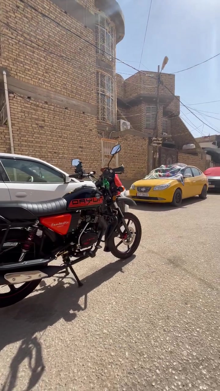 السلام عليكم
دايوان جبلي 
محرك 200 cc 
موديل :2026
رقم اربيل 22 
الرقم بأسم ابن جرد يعني احولك السفرة بأسمك ياخذك ويداورلك تدفع بس فلوس المداور 100 الف نقلك مجاني روحه لأربيل 
سعرهه 2:900
مليونين و 900
قابل للتفاوض 📍
سعر الزيرو 3.200
📍مكان الدراجة :الدوانية
ماشية 4 الألف
*********** واتساب اتصال 📱♥️.
