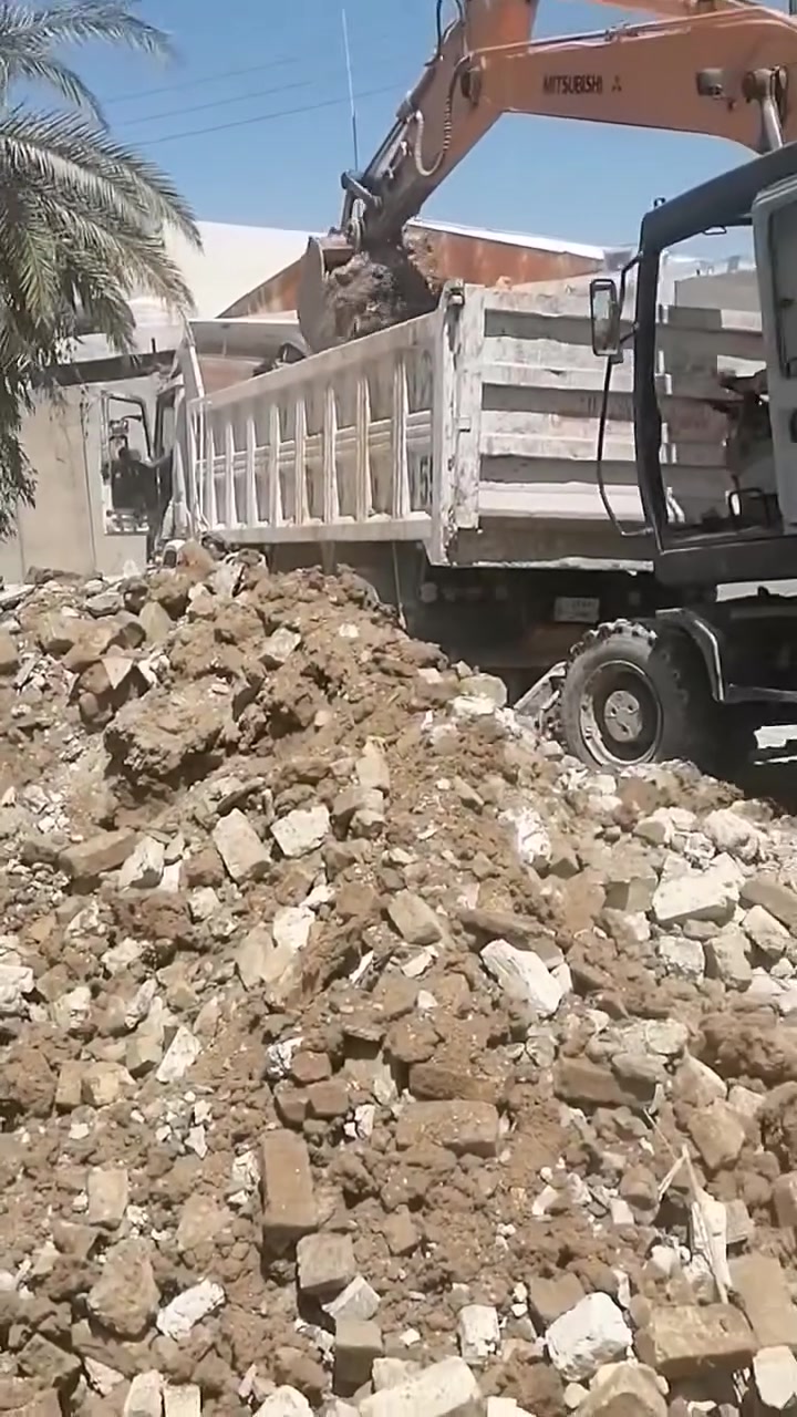 تفليش البيوت القديمة والمحلات وقطع البيوت ورفع الانقاض وتعديل الارضية  اسويلهيا كاع بموداها يعني ما اخذ فلوس بس المواد في كافة مناطق ديالى للتواصل الاتصال على الرقم :***********

