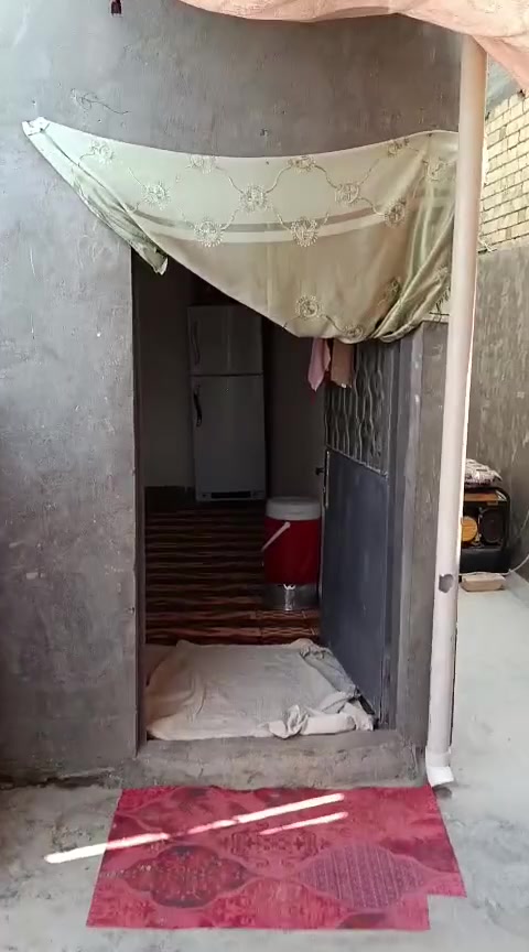 السلام عليكم بيت للبيع طابو زراعي
سند ٢٥ المكان كربلاء بالرشديه

مساحة البيت ٢٥٣ متر 

بيه مشتمل معزول من ضمن البيت 

سعر البيت ١١٥ مليون 

واي استفسار اتصلو على رقم صاحب البيت 

***********
