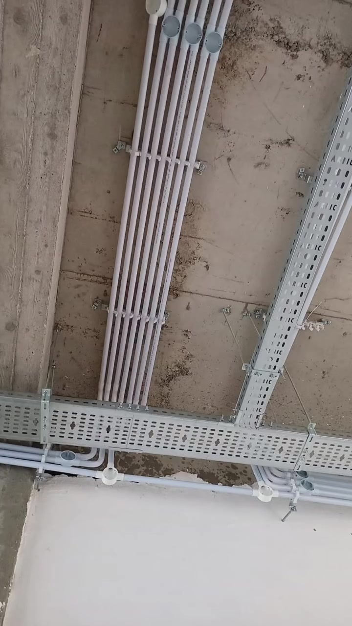 كادر كهربائي المتفرق من الموصل اعمل به جميع المحافظات والاستفسار واتساب ***********/ومعلومه ثانيه جميع المنظومات تريكيبل ترمله اي تي اس جميع الكهرباء
