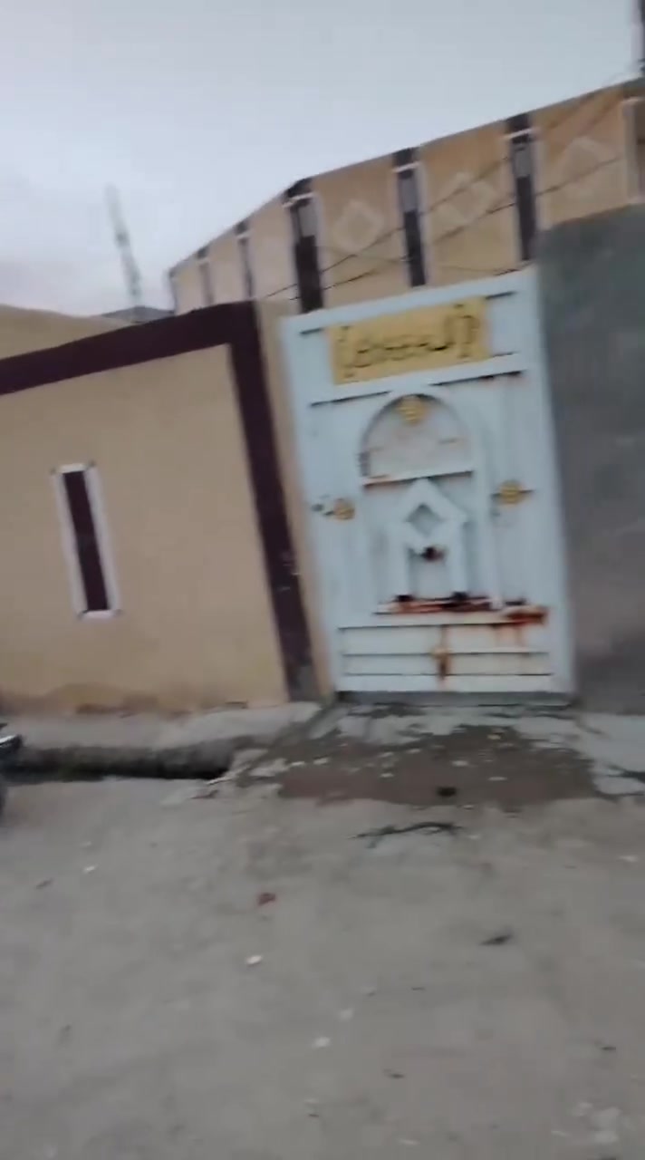 سلام عليكم بيت لبيع مساحه 500
يحتوي عله 3غرف نوم وصاله ومطبخ وستغبال 
منطقه زنابره قرب التارتان  
***********
