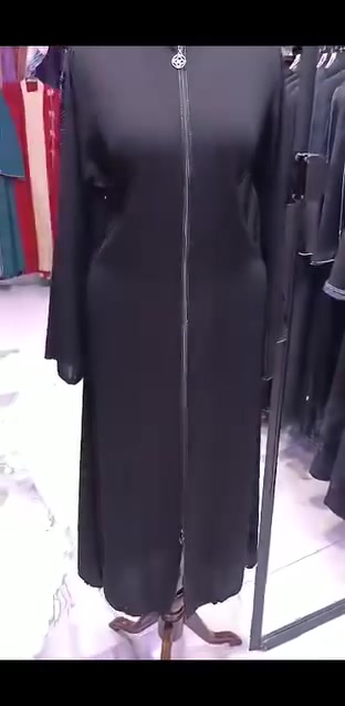 ازياء رائد💃للعبايات الخليجية🧿🪬
متوفر جميع موديلات والوان 
خدمة توصيل لجميع محافظات 
لحجز مراسلة الصفحة/واتساب ***********
العنوان/خانقين شارع مزرعة مجمع روتانا 
طابق السرداب محل رقم 6 💃ازياء رائد 💃
