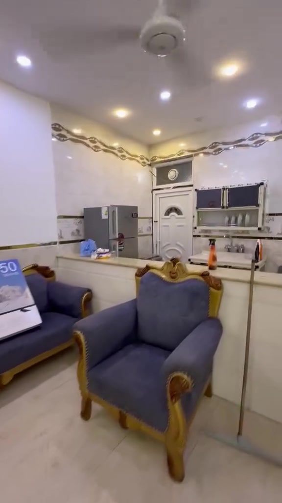 🏠 شقة مفروشة للإيجار في الأعظمية

✨ شقة حديثة مفروشة وتأثيث كامل، جاهزة للسكن مباشرة
📍 موقع مميز في الأعظمية – قرب مستشفى النعمان

🔹 غرفتين نوم
🔹 صالة
🔹 مطبخ
🔹 خدمات متكاملة
🔹 تأثيث كامل
🔹 شقة حديثة ونظيفة

💰 الإيجار: 850 ألف دينار شهرياً
💵 يوجد مجال في السعر 

📞 للاستفسار والتواصل: ***********

🔥 موقع مميز وشقة جاهزة للسكن، مناسبة للعوائل.

