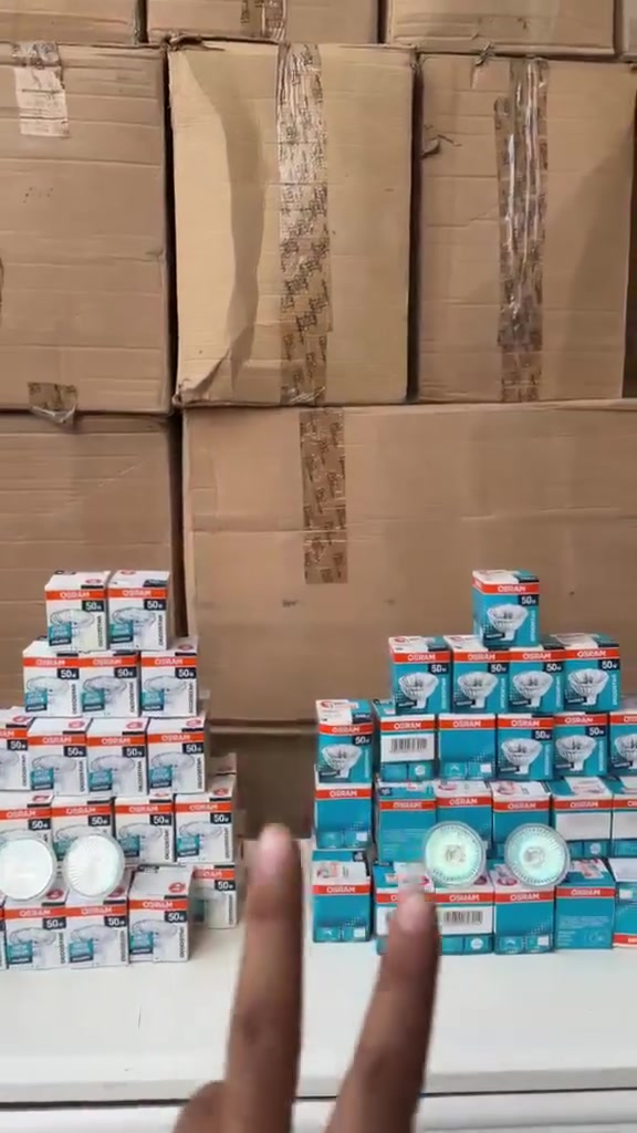 💡 عرض خاص ومميز على مصابيح سبوت لايت أوسرام (OSRAM) الأصلية! 💡
​جدّد إضاءة بيتك أو محلك بأعلى جودة وأفضل سعر! مصابيح هالوجين من ماركة أوسرام العالمية الغنية عن التعريف، توفر لك إضاءة قوية ومركزة ومريحة للعين.
​مواصفات المنتج:
​الماركة: OSRAM (أوسرام).
​النوع: هالوجين Decostar (سبوت لايت).
​القدرة: 50W (50 واط) لإضاءة دافئة وقوية.
​الاستخدام: مثالية للأسقف الثانوية، الديكورات، والمحلات التجارية.
​📦 تفاصيل العرض:
​الكمية: الباكيت يحتوي على 20 لايت.
​السعر: 13,000 دينار فقط! (السعر شامل التوصيل 🚚).
​🚕 التوصيل: متوفر لكافة محافظات العراق 🇮🇶.
​📲 للطلب والحجز:
تواصلوا معنا عبر الواتساب على الرقم: [***********]
