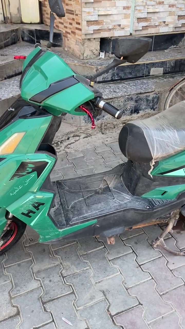 سلام عليكم دراجه شحن للبيع
نضيفه 6 بطاريات كلهن شادهن جدد اقل من شهر تجي تفحص الكهربئيات كلهن شغالات ترجع بك سويجين + بصمه 3 سرع مكاني طارميه فقط الستيرن شويه ثكيل يتصلح يرجع عادي السعر 450 وبيهه مجال للشراي ***********
