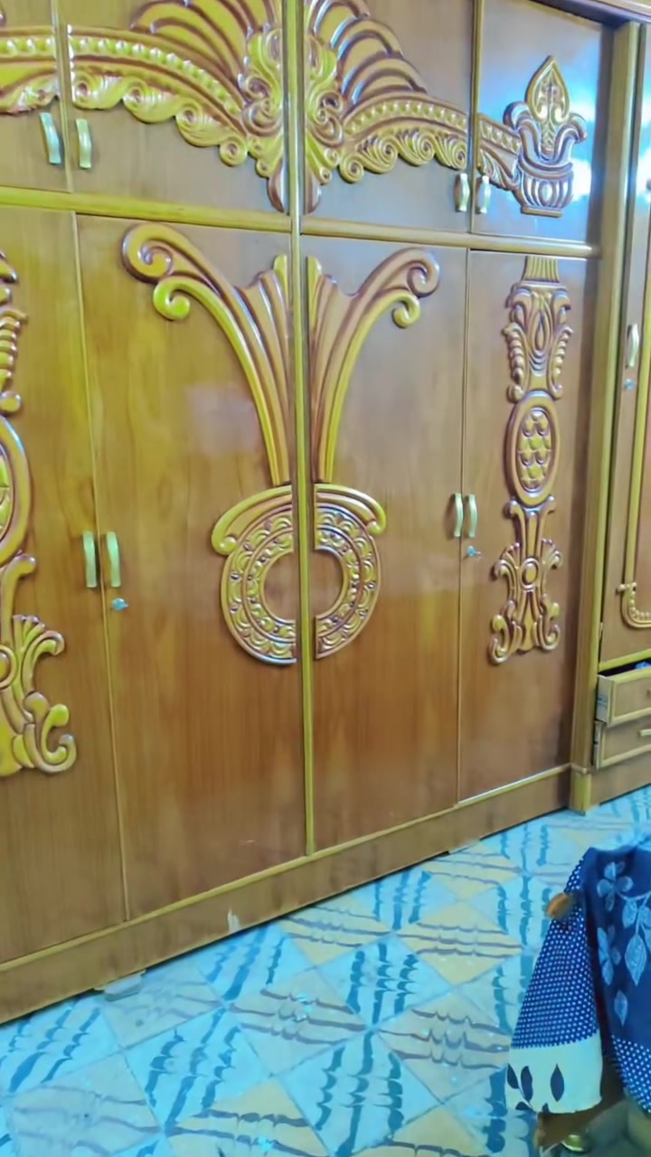 غرفه ام الملحق نضيفه العنوان بغداد مدينة الصدر سعر مناسب 
رقم ***********
