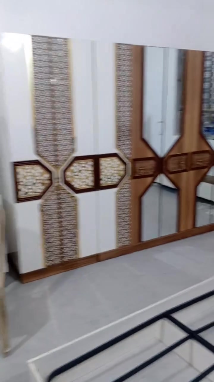 غرفه اخشاب • ٩ قطع • مستعمل قليل