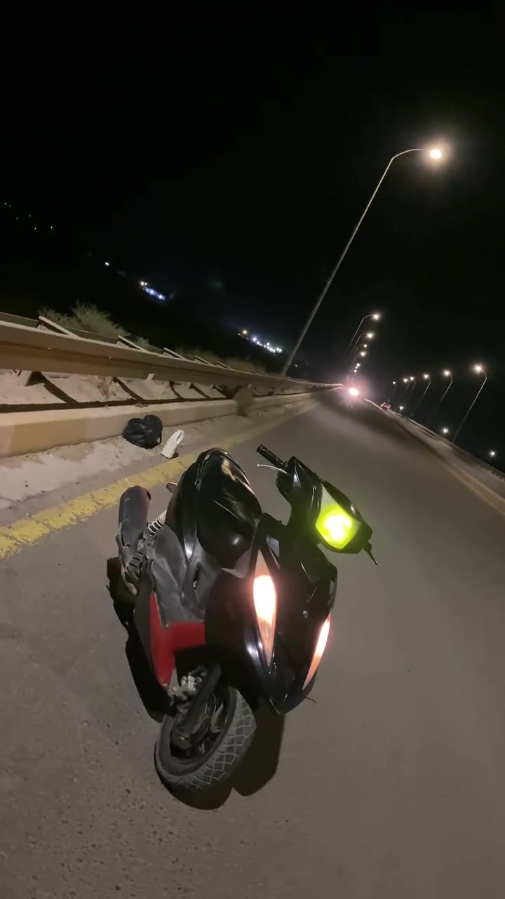 دراجه Gtr لونين بلادي دراجه ناعمه تخبل شاشه الكتروني شايله نشاط تاكل من الكاع وصله للبيع او مراوس ويه قفاز او سيبي ***********
