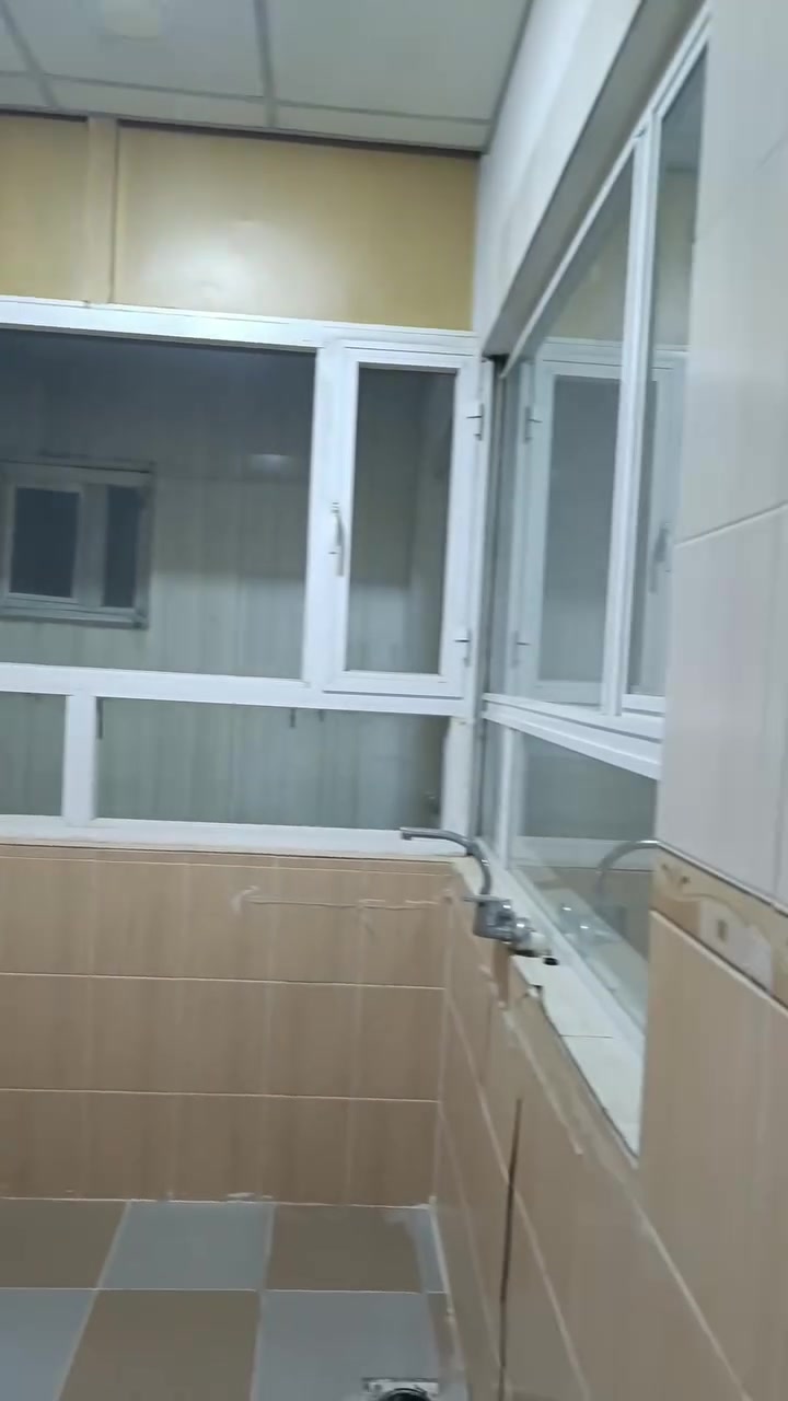 🏡 خانوو بۆ کرێ لە گەڕەکی شەکرەکە

قاتی دووەم و سێیەم بەیەکەوە بۆ کرێ

بەردەمی خانووەکە باخە ، چوار نووستنی تیایە !

نرخ/ 400 هەزار دینار

🏡 للإيجار – السليمانية / شەکرەکە

الطابق الثاني والثالث للإيجار.

✔️ 4 غرف نوم.
✔️ حديقة قدام البيت.

💰 الإيجار: 400 ألف دينار بالشهر.

تلفون:☎️
***********
*********** whats app

