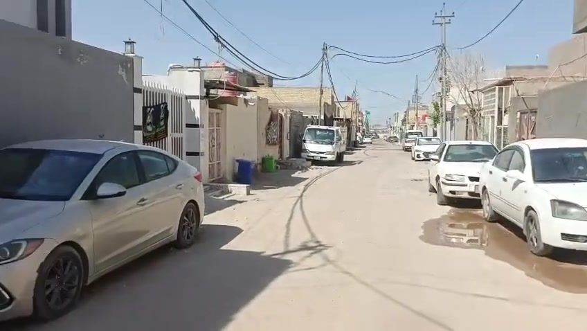 مخزن وبداخل بيت طبقين الايجار او اللبيع المساحه ٣٠٠متر العنوان مقابيل الردار خلف مجمع عماد سكر البيت متكون من غرفتين وصاله ومطبخ وصحيات ٢  ينباع  ١٠٠متر هم يصير االتفاصيل أكثر ***********
