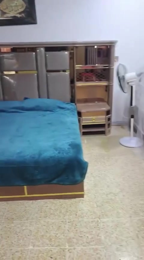 غرفة نوم تركي درجة اولى خمس قطع فاتحها من الباكيت اول شدتها يمي السعر مليون ونص
موصل حي السماح الثانية 
***********
