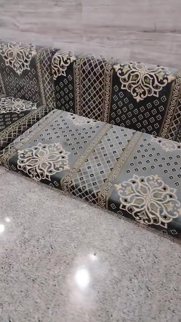جلسه عربيه للبيع نضيفه اسفنجها عالي أطول ١٤متر سعرها ٥٠٠ وبي مجال الموقع كوفه علوه الفحل ***********
