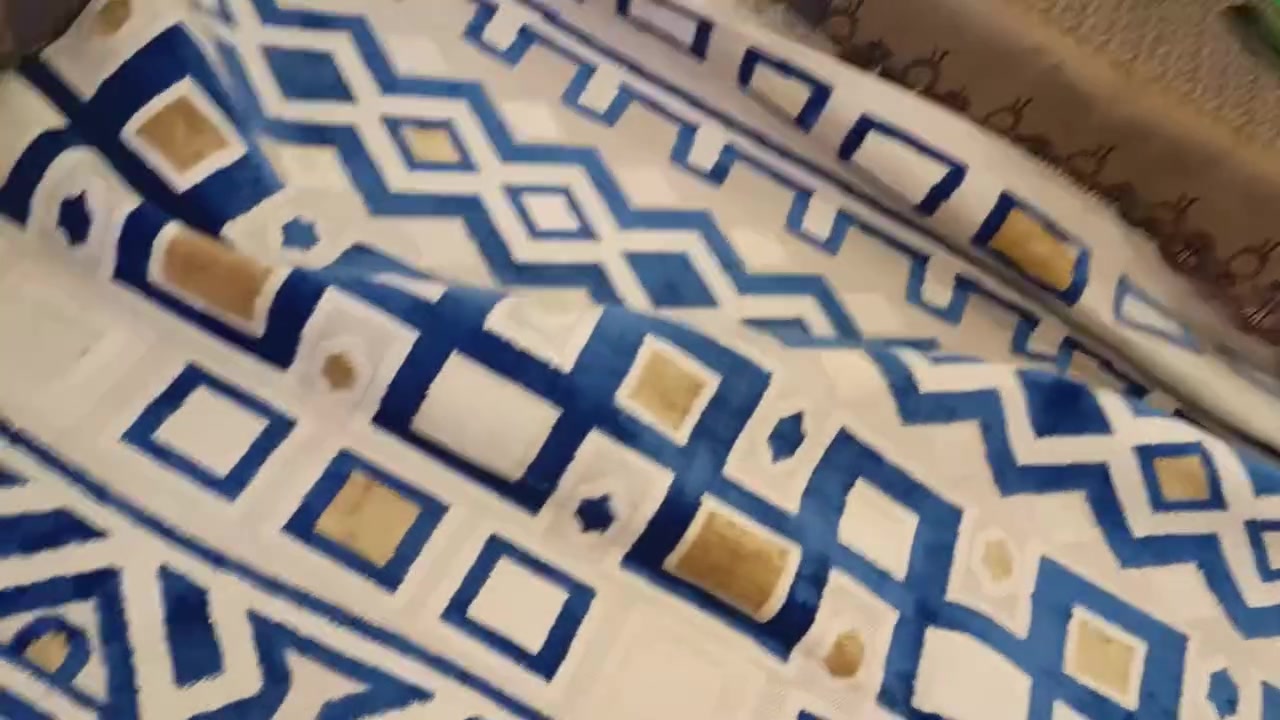 زوليه بوهيمي 4في 3 ثقيل بعدهه جديده استعمال كم شهر وكنتور 6 ابواب تركي للبيع الاتصال *********** بغداد
