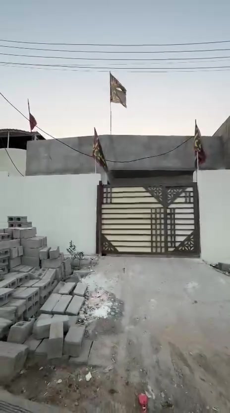 بيت البيع تسليم مفتاح طابو زراعي عراقي اصولي مساحت البيت  200 متر يحتوي البيت على قرف عدد 3 وستقبال وصاله ومطبخ وصحيات العنوان البصرة أبو الخصيب كوت الحمداني السعر  73 مليون وبي مجال الستفسار نتصل على الرقم *********** بي واتساب
