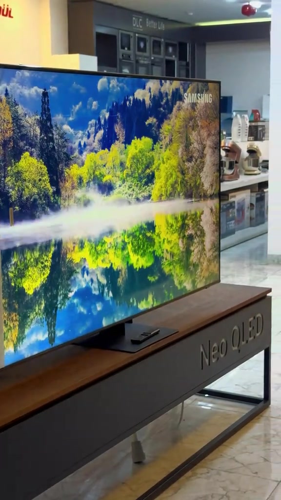 � شاشة سامسونج QLED 65 إنچ ✨ Samsung Q70B – 4K UHD 🔹 شاشة QLED بدقة 4K 🔹 حجم 65 إنچ 🔹 دعم 4K / 120Hz للألعاب 🎮 🔹 Quantum HDR + HDR10+ 🔹 معالج Quantum Processor 4K 🔹 Smart TV بنظام Tizen 🔹 Wi-Fi + Bluetooth 🔹 4 منافذ HDMI + 2 USB 🔹 صوت بتقنية OTS Lite وQ-Symphony علق ب تم ويوصلك السعر يوجد توصيل لكافة محافظات العراق العنوان : الموصل / حي المهندسين الشارع العام *********** / ***********
