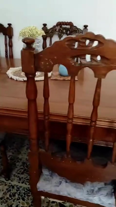 للبيع ميز صاج من قديم اصلي *********** اسعر على خاص بدون زحمه
