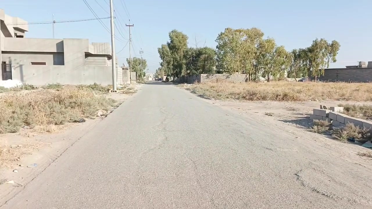 قطعه 180 متر للبيع ركن خدمات كامل ماي كهرباء تبليط قريب ع شارع مطار حي بدر قرب مدرسه شهيد كاضم عباس من جهه جسر معارض اكثر تفاصيل ***********
