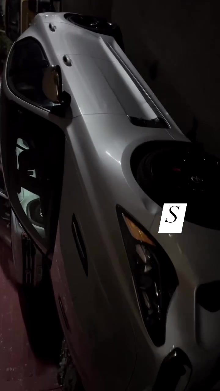 🔥 KIA STINGER GT2 2018 🔥

🇰🇷 وحش كوري بمواصفات رياضية وفخمة

🏁 المحرك: V6 3.3L Twin-Turbo
💨 القوة: 365 حصان تقريباً
⚡ العزم: 510 نيوتن.م
🚘 الدفع: AWD دفع رباعي
⚙️ الكير: أوتوماتيك 8 سرعات
🚀 0–100 كم/س: حوالي 4.8 ثانية
🏎️ السرعة القصوى: حوالي 270 كم/س
⛽ الوقود: بنزين
🛞 نظام التعليق: رياضي
🔊 العادم: صوت رياضي مع أداء قوي

✨ مواصفات GT2:
• تبريد وتسخين المقاعد
• مقاعد أمامية كهربائية
• فتحة سقف
• شاشة وسطية
• نظام صوت فاخر harman/kardon
• مثبت سرعة متكيف
• تحذير النقطة العمياء
• تحذير الاصطدام الأمامي
• فرملة طوارئ أوتوماتيكية
• كاميرا خلفية
• حساسات أمامية وخلفية
• إضاءة LED
• نظام مراقبة ضغط الإطارات

حادث جاملغ الايمن فقط قطعه وحده بدون ايرباك وشواصي ولغود 

ماشيه 60mi
عليه ويل قياس 19 تو سايز رياضي

سعره 170 وبيه مجال 

***********

#KiaStinger #StingerGT2 #Stinger33TT #Kia #GT2 #AWD #TwinTurbo
