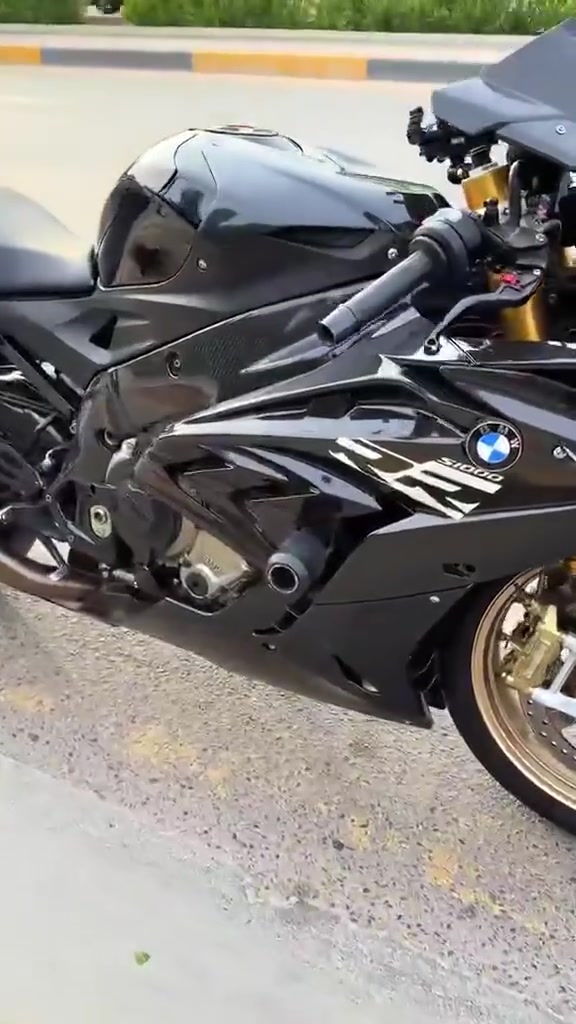السلام عليگم بيئم موديل  BMW 2018 وارد كندي
للبيع أو مراس ب TAMX 2011 
الدراجه مصروف عليهـا هـواي كلش 
الدراجه گلها كاربون وعليهـا برمجه ماشيه 29 الف  
كفاله عامه مكينه وكير السعر 100 ورقه 
العنوان البياع 
للاتصال والاستفسار ***********
