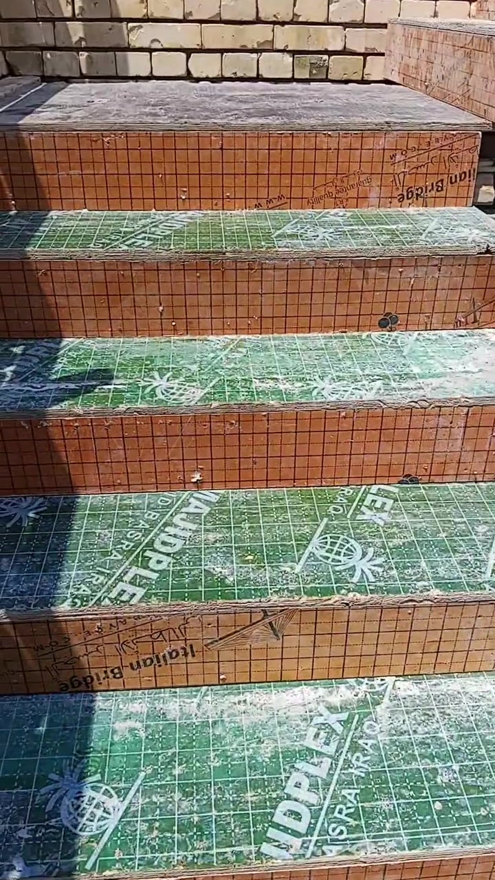 تم بفضل الله تعالى وبركاته صب سطح مساحته 100 متر في طوبه والنخيل والتوفيق للجميع ان شاء الله اخوكم احمد النجار لجميع اعمال النجاره والتسليح والصب ***********
