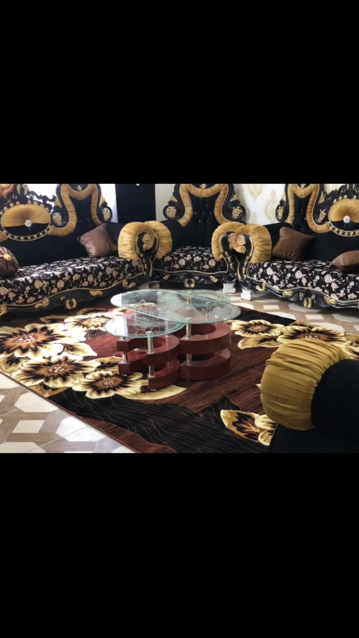 تخم ملكي للبيع مع البردة السعر مليون ونص للاستفسار ***********
