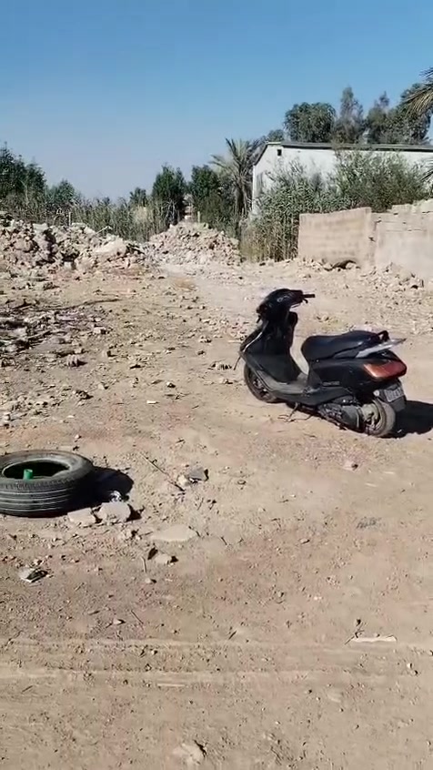 السلام عليكم من رحصت الادمن قطعه ارض للبيع
مثل ماواضح بلفيديو 
عنوان جسر ديالى القديم العريفيه 
عرض شارع 10متر
شارع الكاع كله مبني
كهربائية ومي بيهة
تصال اوتساب ***********
