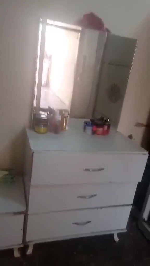 غرفة نوم • للبيع