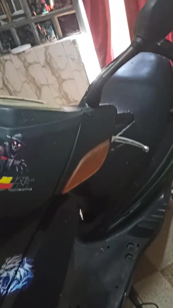 سلام عليكم شباب دراجه سكنس نثيه للبيع السعر ٢٠٠ مكاني بغداد الحسينيه الرقم الهاتف *********** الدراجه متروكه صارلهه فتره وبيعهه علموجود التفاصيل داخل الفيديو
