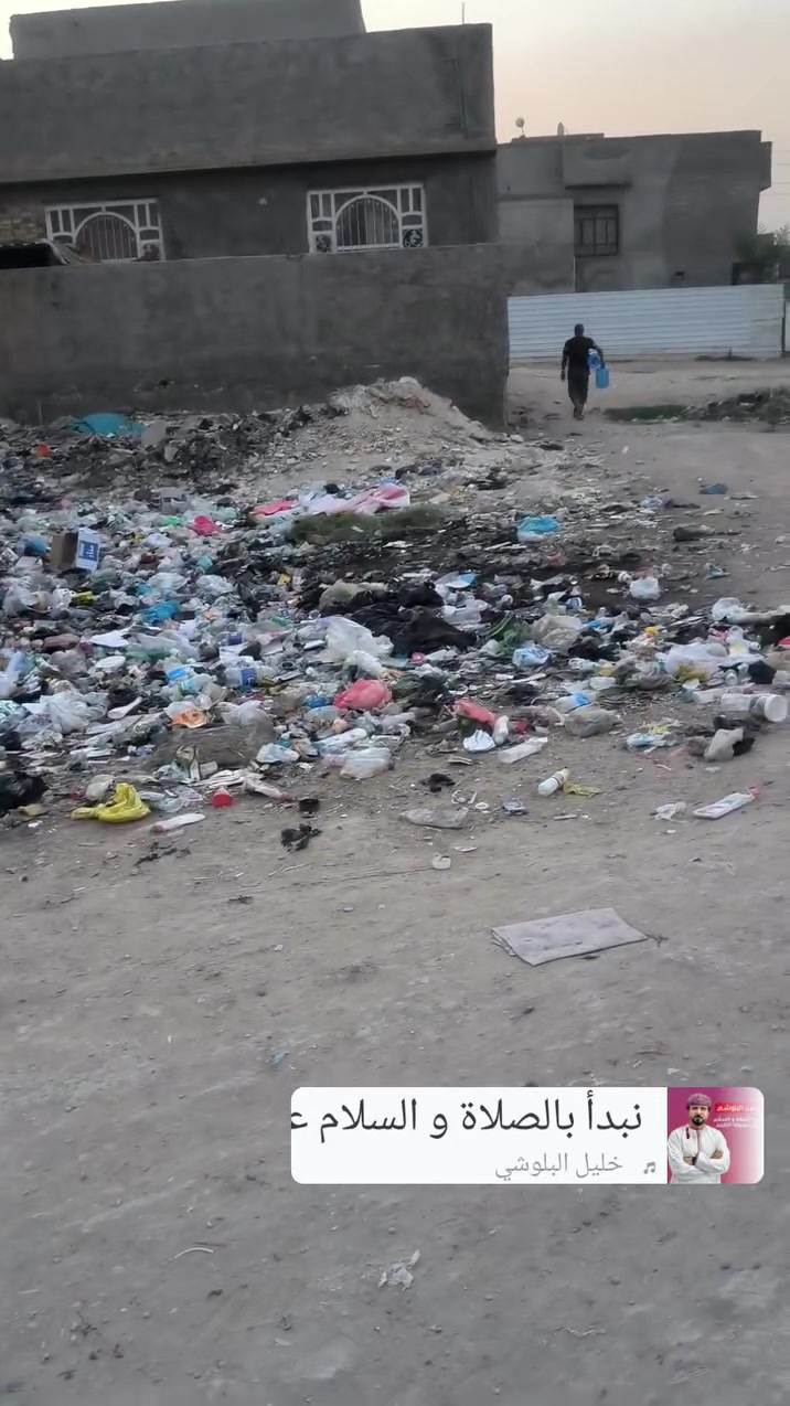 عندي قطعه بحي الصدرين طابو زراعي سند 25 مساحتها 100متر عرضها 5 ونزالها 20 ، الي يريدها يراسلني واتساب ***********
