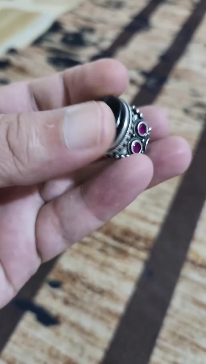 عقيق يماني • ست ياقوتات • قياس ٢١-٢٢