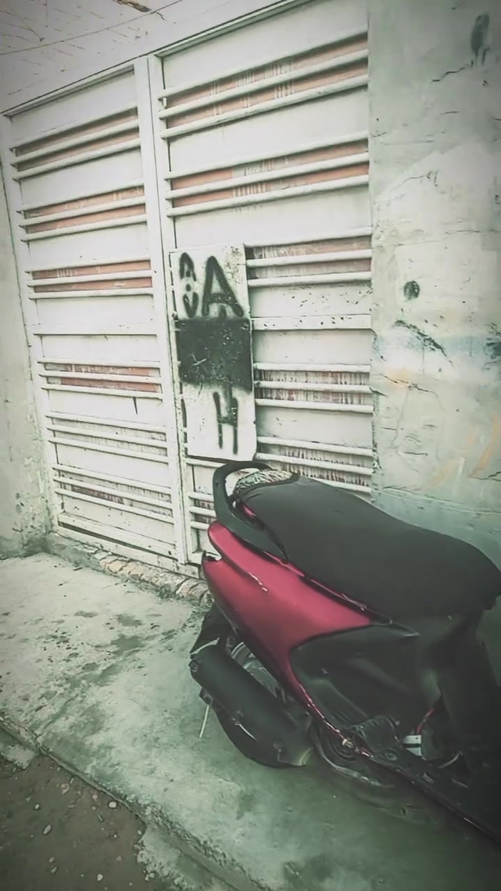 اسلام عليكم  دراجه فراشه ع حطتها ابيع كوم حديد دراجه شغاله تمشي نقصها كبريتر او كفرات.. رقمي***********
كوم حديد مكينه تدخن بس من اديرلها دهن فقط 
125 قفل 🖐🏿🖐🏿  مكانها ديوانيه
دغاره
