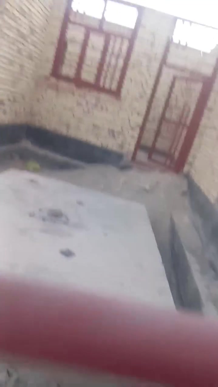 سلام عليكم بيت هيكل طابوك يم جسر ثالث ع الخدمي مساحته 250 متر سند 25 بي معامله بالبلديه يرهم مراوس الاستفسار ع الرقم *********** الاثير *********** السعر 52 وبي مجال بسيط
