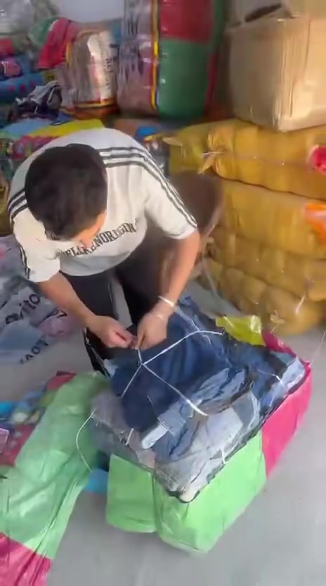 اهلا وسهلا زبائنا الكرام 
حبايب توفرت القمصله الكابوي الرجالي
فووول نظافه وترتيب🔥🔥🔥
الوزن ٨٠ كيلو 
المال مصفط ومرتب ومرزم ✅✅✅
للطلب والاستفسار الأتصال على الارقام 
***********
*********** - واتساب 
كل الأصناف الزيدان متوفره
نسائي +رجالي+اطفال
  بالات الاخوين  @
