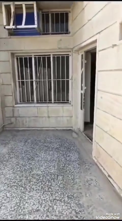 السلام عليكم اخواني اخواتي الأعزاء..
دار 🏡 للايجار مساحه 120م طابقين..
يحتوي على..
✅كراج + صحيات خارجية 
✅استقبال
✅صالة بنفس الوقت مطبخ تركي مفتوح 
✅صحيات داخلية
✅الطابق الثاني ..غرفتين نوم..
العنوان.. البلديات -شارع المصرف قرب المستوصف..
للاستفسار 📞 متوفر واتساب 🌐 وماسنجر 🌐 وخاص وبخدمتكم..***********

