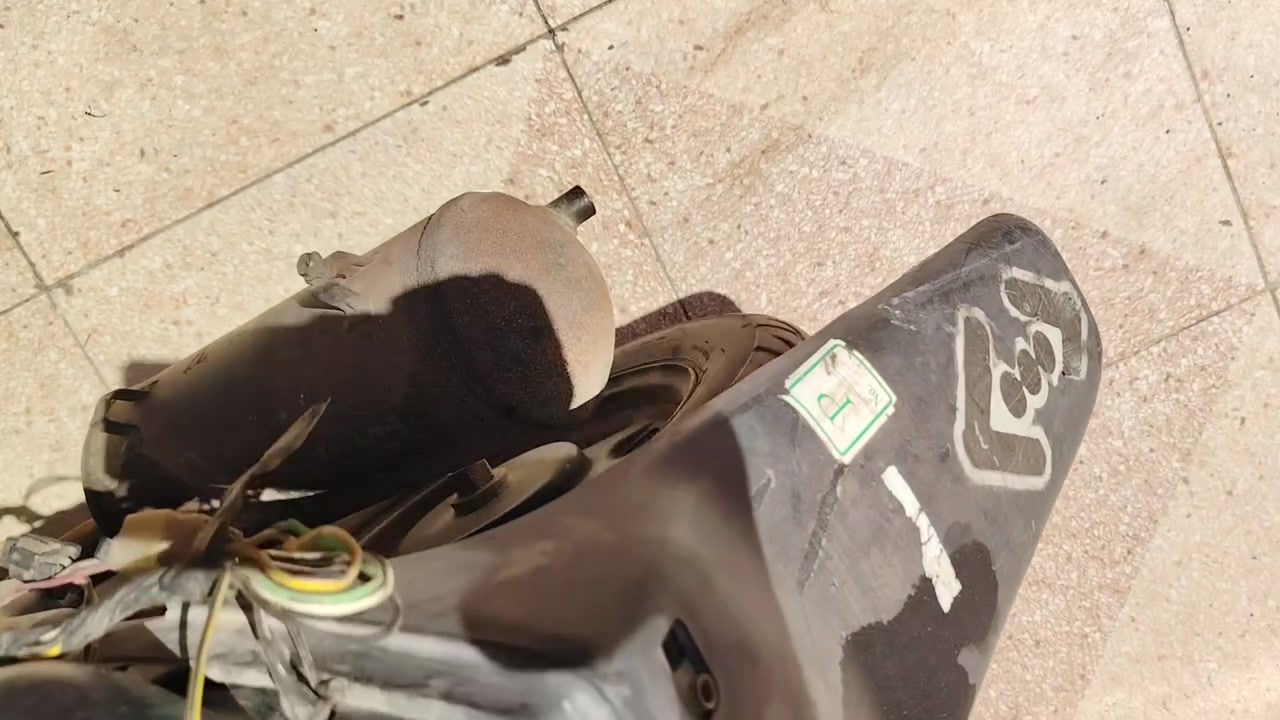 سلام عليكم سازوكي فراشه
مكينه شرط بلجيس عل فحص وين مايعجبك اذا بيها خلل واحد معتبلك 
فيت بم جديد 
ضفيره نضيفه 
كهربائيات حساسات كله شغال 
عوزها فقط كفر امامي وكفر خلفي 
وعوزها كلج خلفي عده هذني ماكو 
بيع مال متوازي خواني 150الف دراجه ابيعلك مكينه بلجيس 
سرعه 60 
***********
