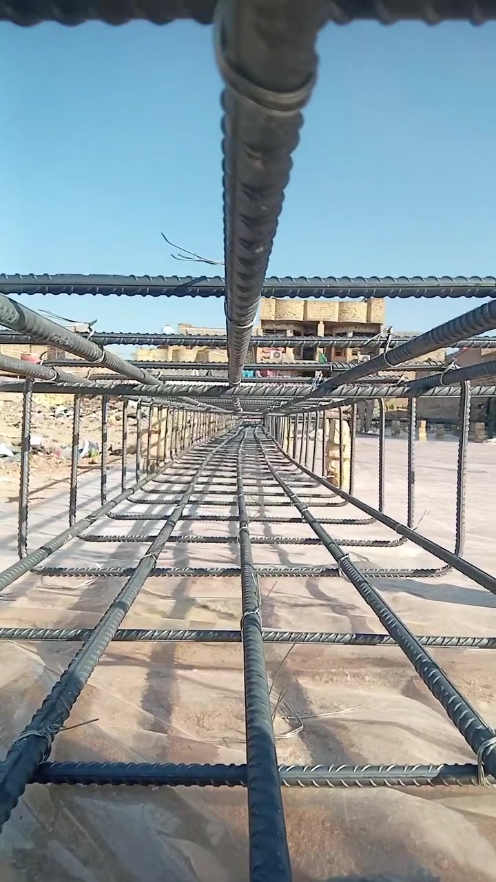 نجار قالب لصب الكونكريت ***********

