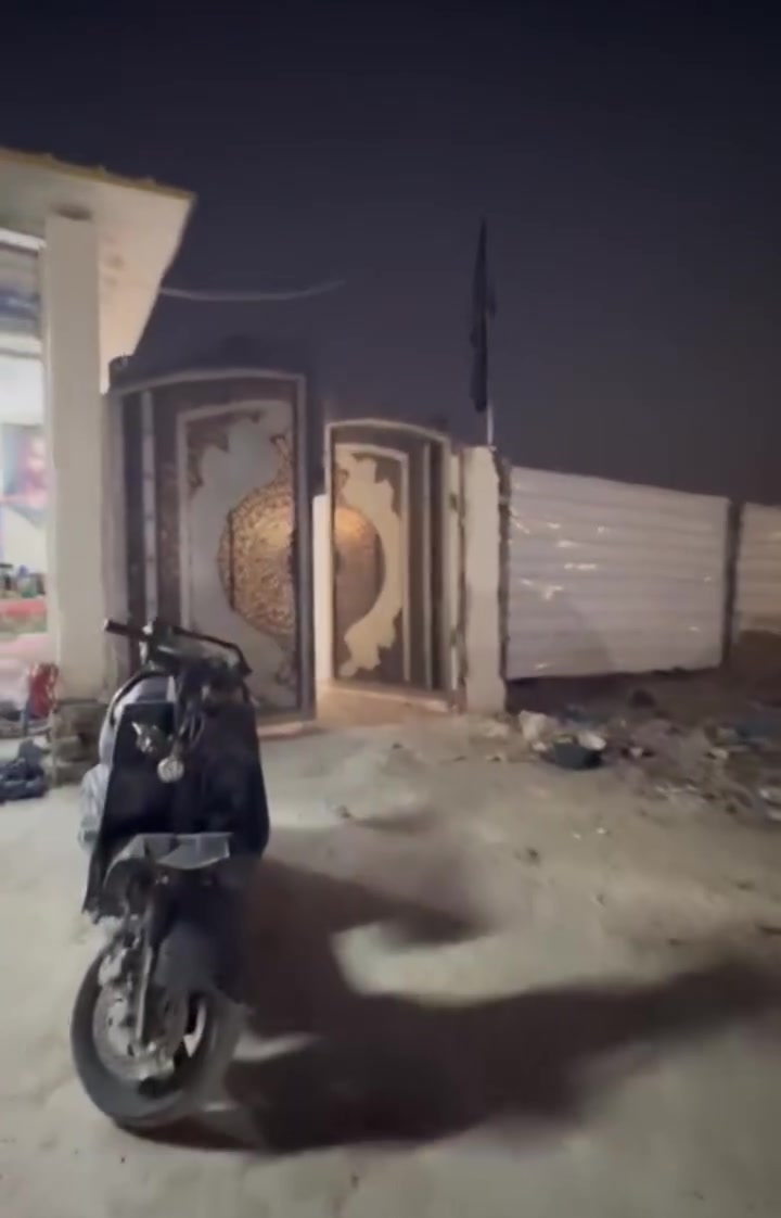 السلام عليكم دار لليجار لليجار لليجار المساحه 300 وبي تشجير. 600 متر يصلح عياده او روضه او سكن موقعه تجاري بلديات قرب سوك الميت دار فول مواصفات سعر ايجاره مليونين  .  *********** واتساب فقط
