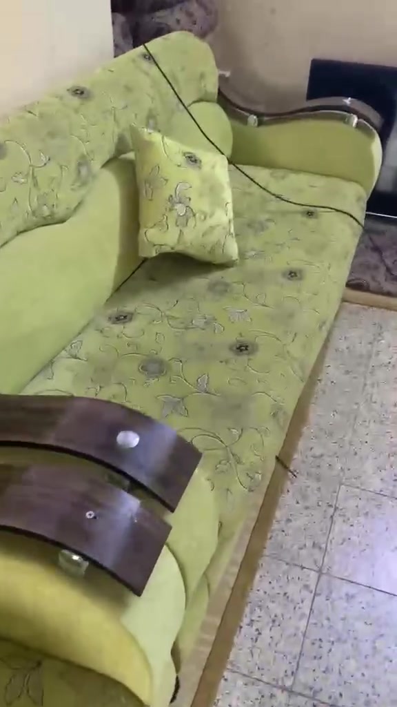 قنفات • ٤ قطع • للبيع