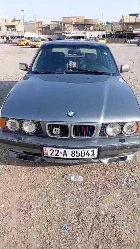 السلام عليكم من رخصه الادمن المحترم .. للبيع فقط  بي ام 525 اصل مسكر فانوس تبريد ويا السويج ❄️ ثلج كشنات كهرباء سلات روف تدفئه تخم تاير جديد صدر امامي خلفي نضيف مصبوغع جماليه فقط ترايك من الفاو لزاخو شرط التحويل رقم  اربيل سنويه لل30 تحويل ثاني يوم طبعا ماريد اطول عليكم السياره جديده ومالت جناي الله شاهد وبلحقيقه بعد احلا مكان السياره سبع البور 
اني مكلف بلنشر  مامتواجد ع فيس هاذه رقم صاحب السياره انسان جدا محترم ولا خيرا عليكم 
***********.   السعر 60 وبيها مجال
