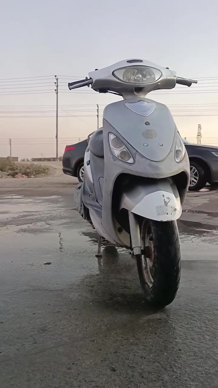 السلام عليكم...دراجه للبيع 
دراجه ماكس (قچمه) ما مفتوح للبيع. 
دراجه حلوه من شلعه ومعدل كامله مكمله كهربائيته كله شغاله ونضيفه شوفت عينك الدراجه على وضع البلاد اي نقص مابيه شغاله سلف وهندر تخم تايرات جدد العنوان الهوير متواجد واتس واتصال فقط. 
***********
السعر خاص ومناسب ✨

