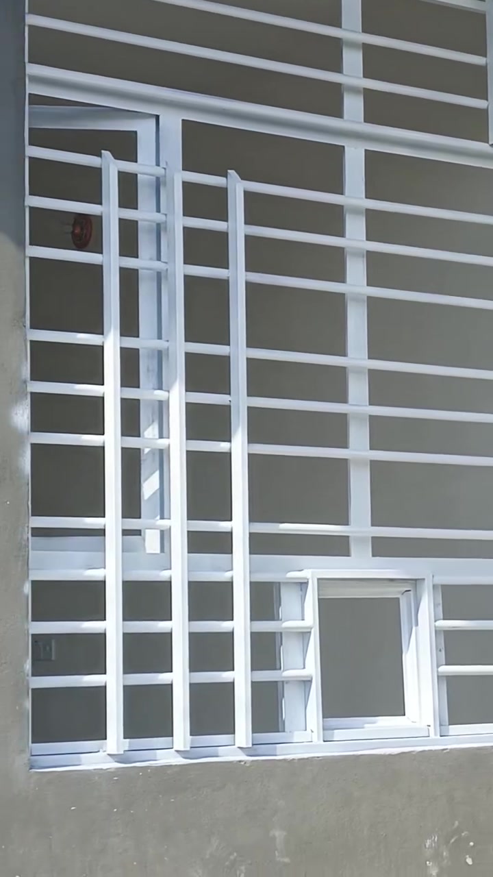 عملنا هذا اليوم صبغ شبابيك ابواب بيت اخ @مهدي علي شايف كل الخير ان شاءلله مستعدين كافت الاصباغ وديكورات داخليه وخارجيه ومن الله التوفيق ***********

