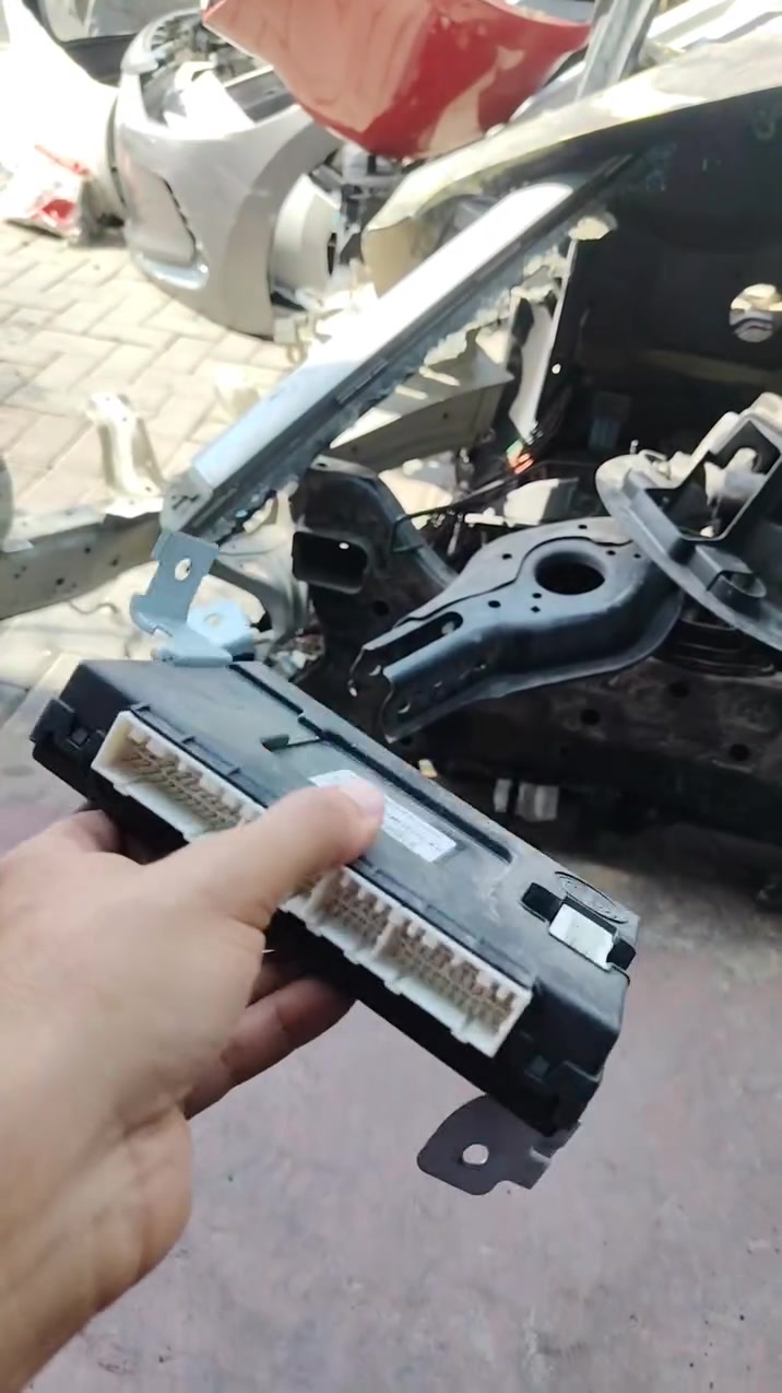 العنوان طالبيه هاتف *********** كلشي موجود للريو تفصيخ
