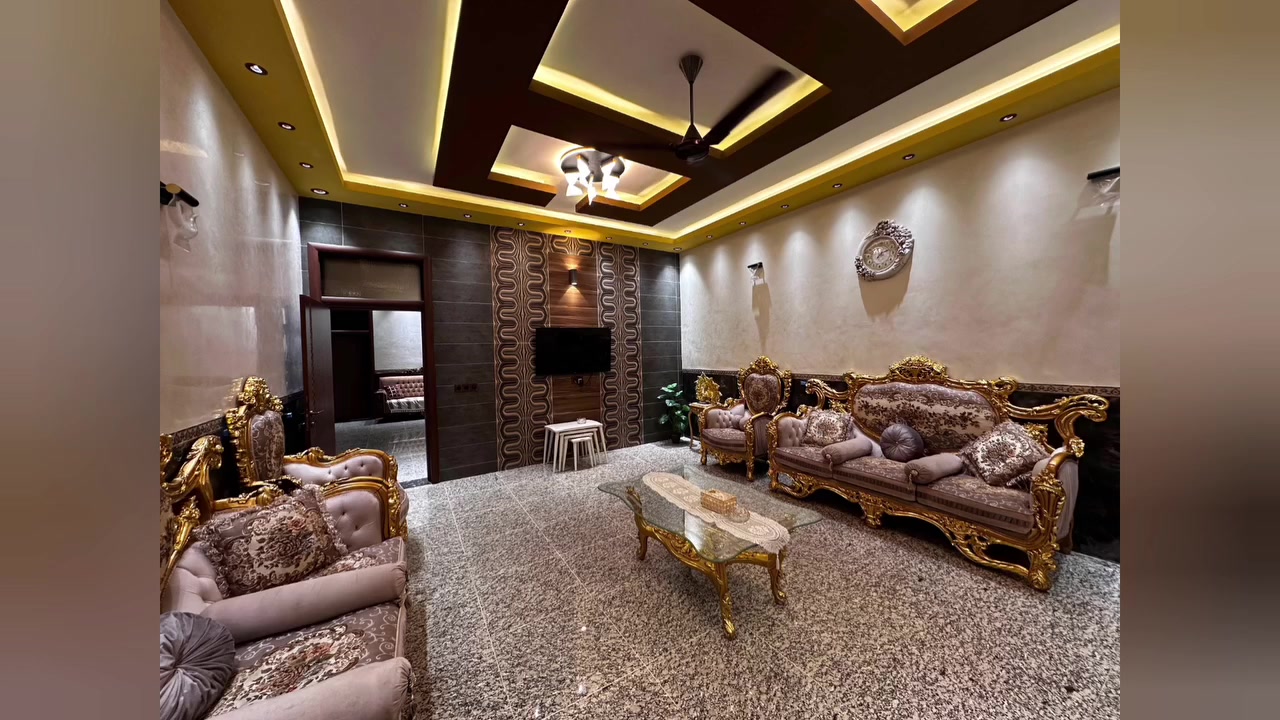 بيت للبيع 200 متر واجهة 10 متر بناء حديث كامل مكمل داخل وخارج
بي 4 غرف نوم و 2 صحيات مع باقي ملحقات البيت
صالة ومطبخ وكراج كبير 
الموقع مميز / بغداد الدورة عرب جبور بداية الهواشة
يبعد عن الشارع الرئيسي لعرب جبور 100 متر
للاستفسار *********** اتصال + واتساب
