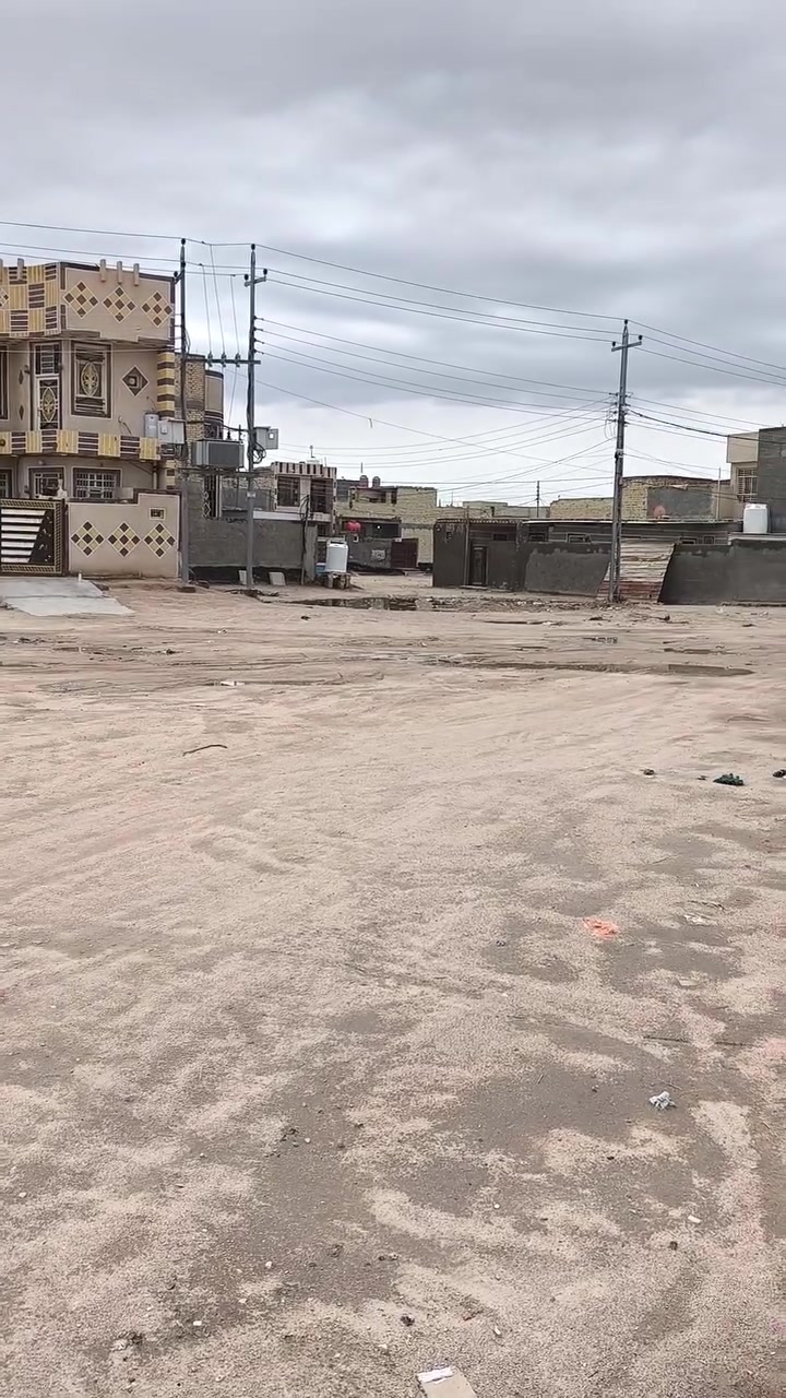 سلام عليكم بيت للبيع مساحه 100 مربع ساهرون قرب مجمع اديار الطيبه 
سعر 98 وبي مجال 
تواصل    ***********
