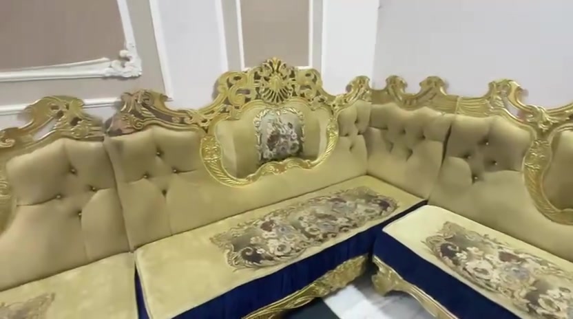 للبيع السعر ٤٥٠ وبي مجال حك الجيه 
***********8 الحريه
