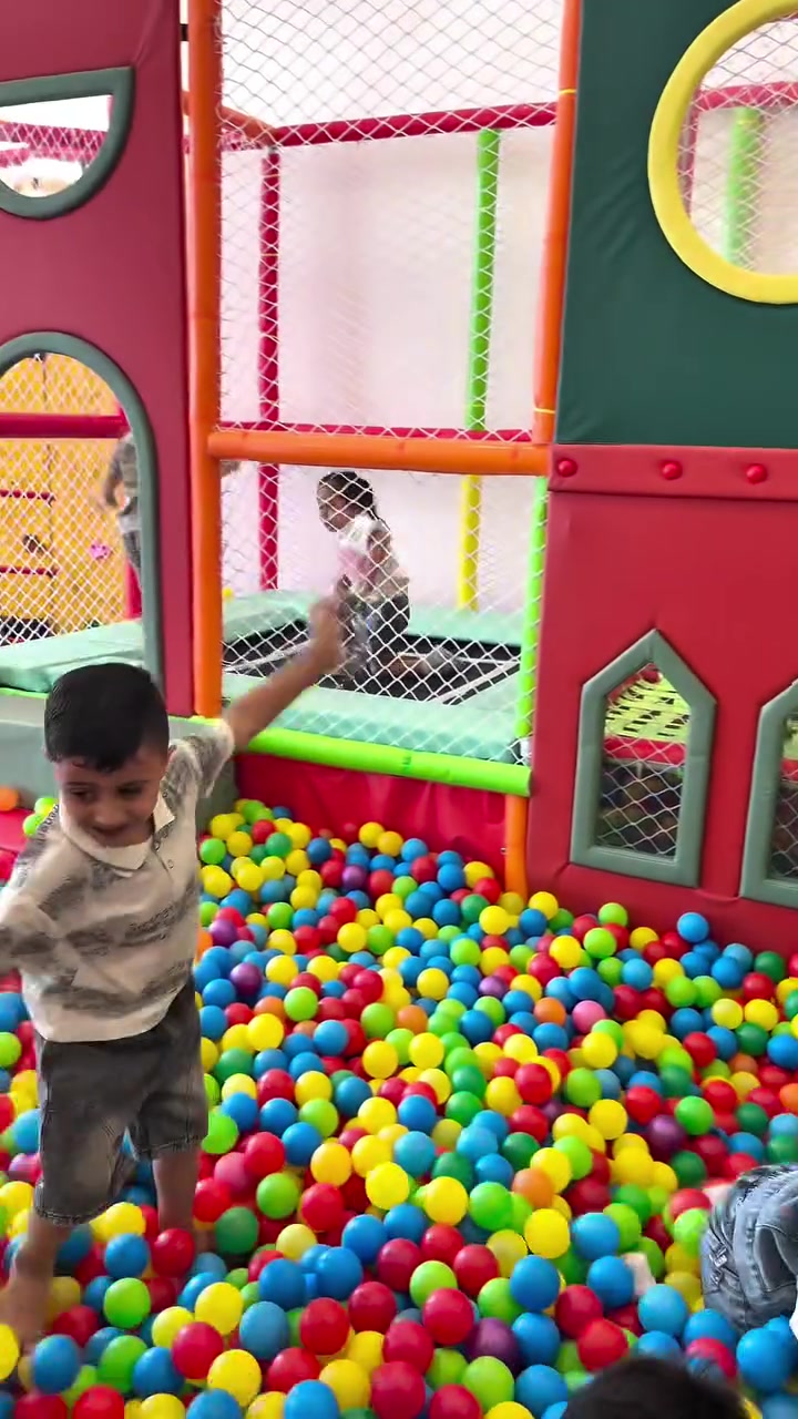 أحلى اللحظات وأجمل الضحكات في سفرة أطفالنا! البراءة والنشاط بكل تفاصيلها، ربي يحفظهم ويجعل أيامهم كلها فرح وسعادة. 🚌🎉🌟

📍 الموقع: بغداد - البلديات 
📲 للحجز والاستفسار : ***********

#سفرة_مدرسية #أطفال_روضة #فرحة_الأطفال #أيام_الدراسة #ذكريات_الطفولة #رحلة_مدرسية #العراق #البصرة #بغداد #اكسبلور
