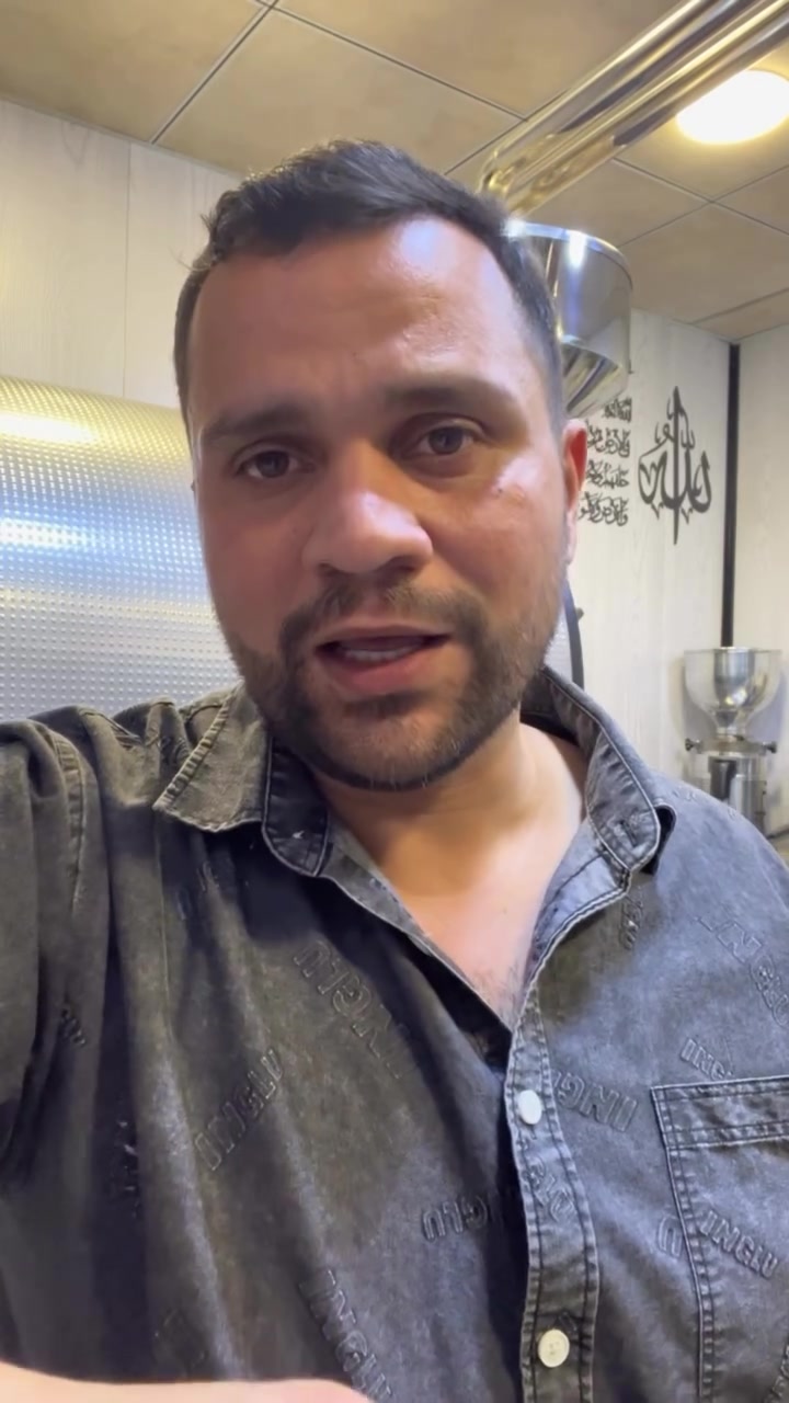 ☕ صحتك تستحق قهوة تختارها بوعي!

مو كل قهوة بالسوق جودتها وحدة، فاختيار القهوة وطريقة تحضيرها واستهلاكها عوامل مهمة لصحتك. تعرّفوا على تأثير القهوة التجارية على القلب والأوعية الدموية، وشلون تختارون قهوتكم بعناية.

في محمصة سيگنچر العراقية للقهوة المختصة، نهتم بالجودة والنكهة حتى تكون تجربة قهوتك أرقى وأوعى. 🤎

📍 العنوان: بغداد – المشتل، نهاية شارع جامع المشتل، قرب فلكة المستوصف الصحي

📞 موبايل: ***********

#محمصة_سيگنچر #القهوة_المختصة #صحة_القلب #القهوة_والصحة #ثقافة_القهوة قهوة_العراق بغداد العراق مشروبات_صحية SpecialtyCoffee IraqCoffee
